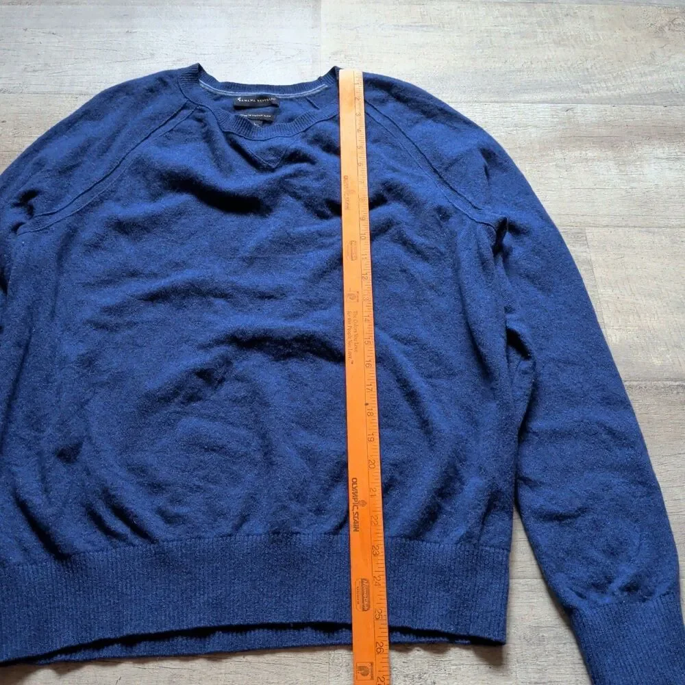 Banana Republic Men's Large Crew Neck Sweater Blue 80% Merino Wool 20% Nylon